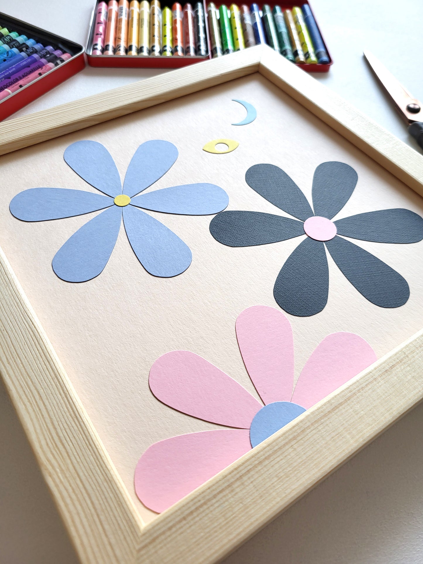 "Daisies And The Moon" - 20 x 20 cm