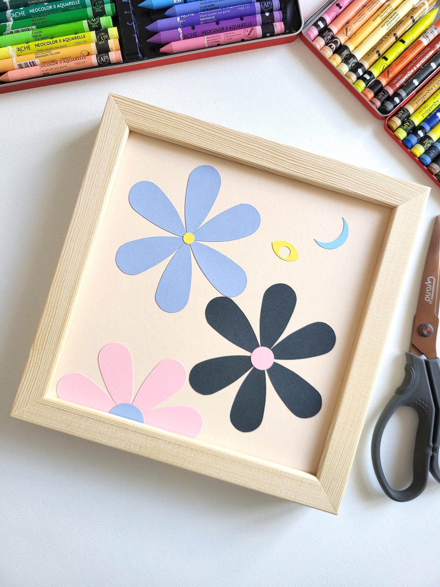 "Daisies And The Moon" - 20 x 20 cm