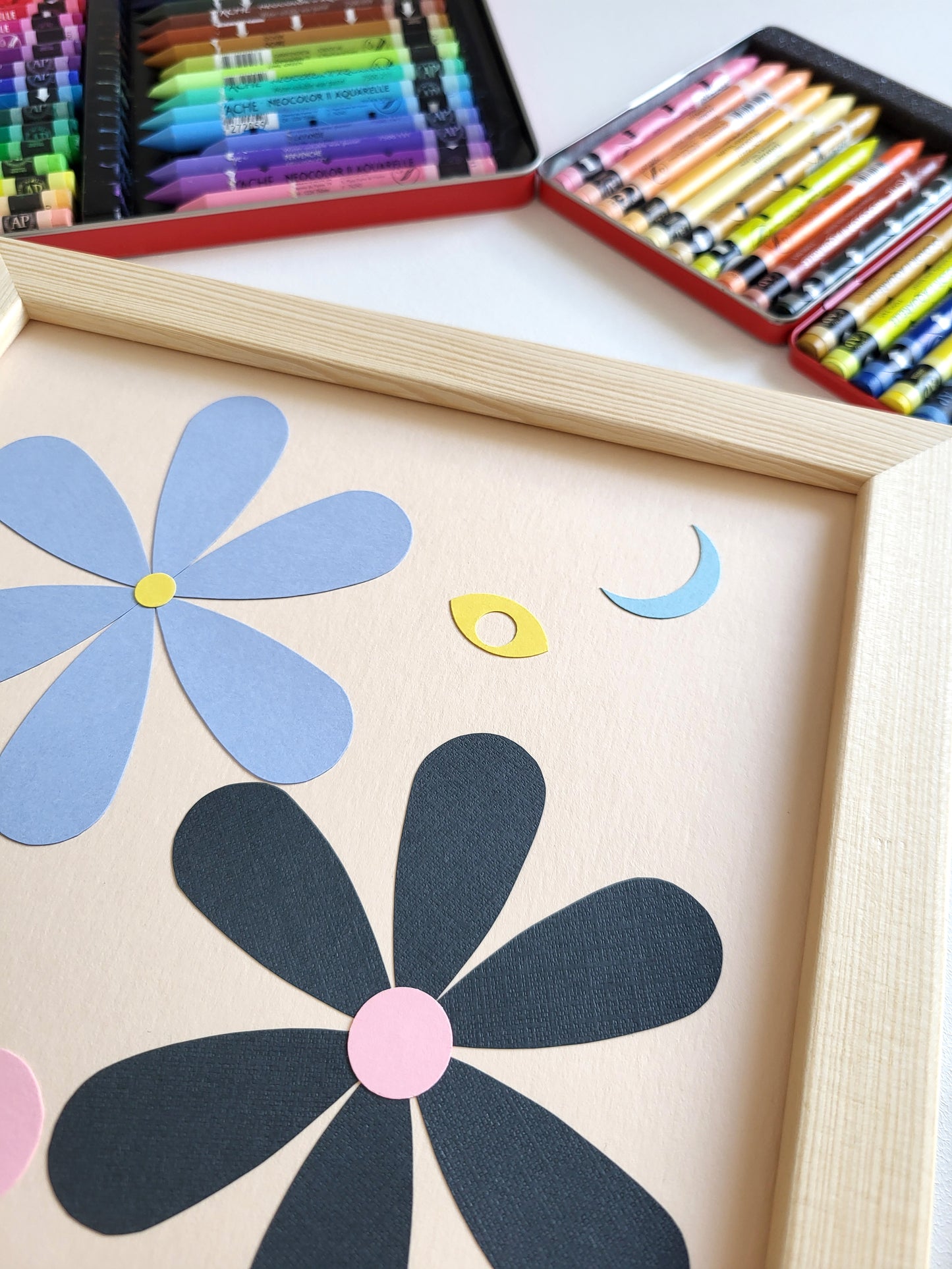 "Daisies And The Moon" - 20 x 20 cm