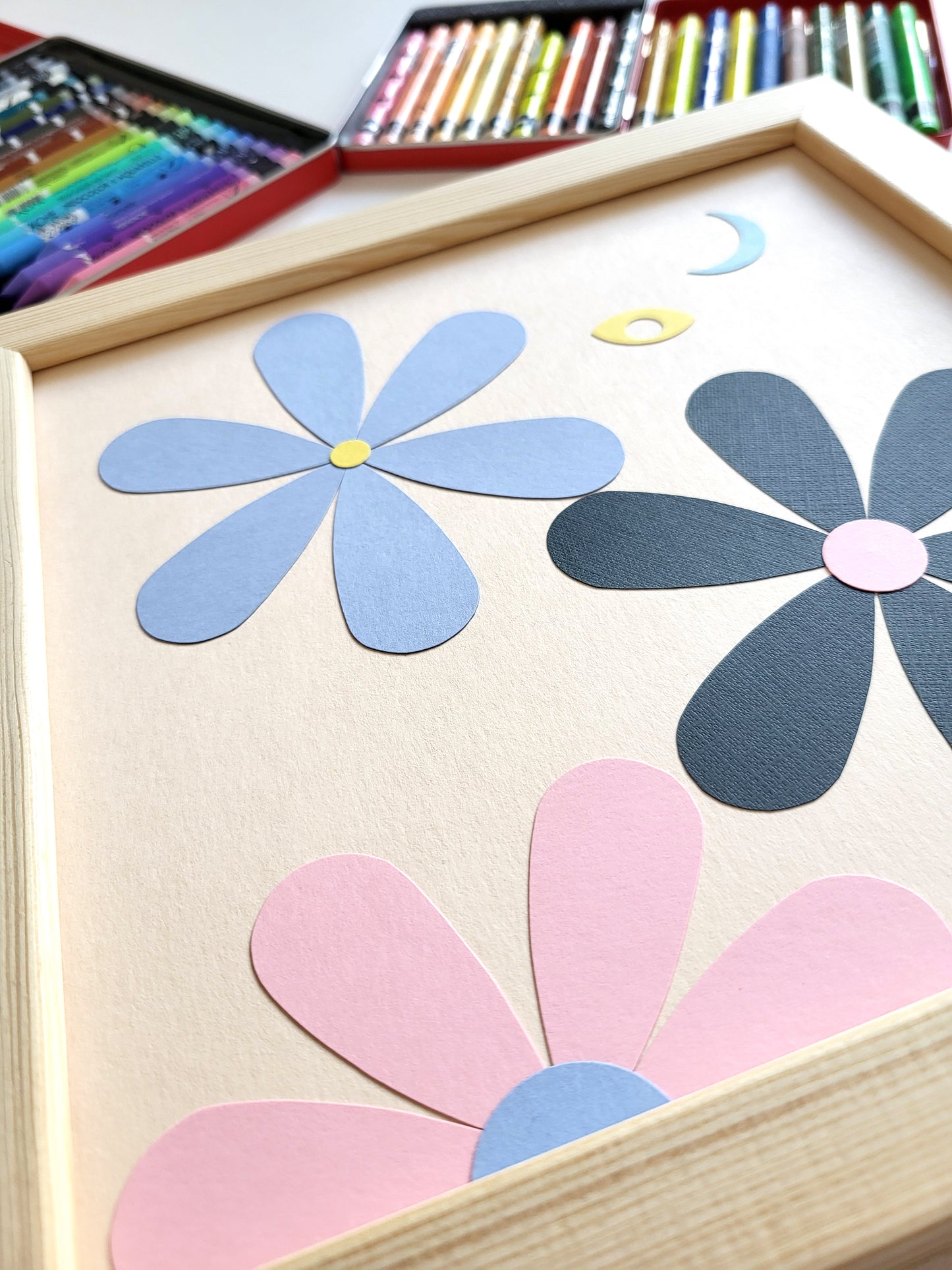 "Daisies And The Moon" - 20 x 20 cm