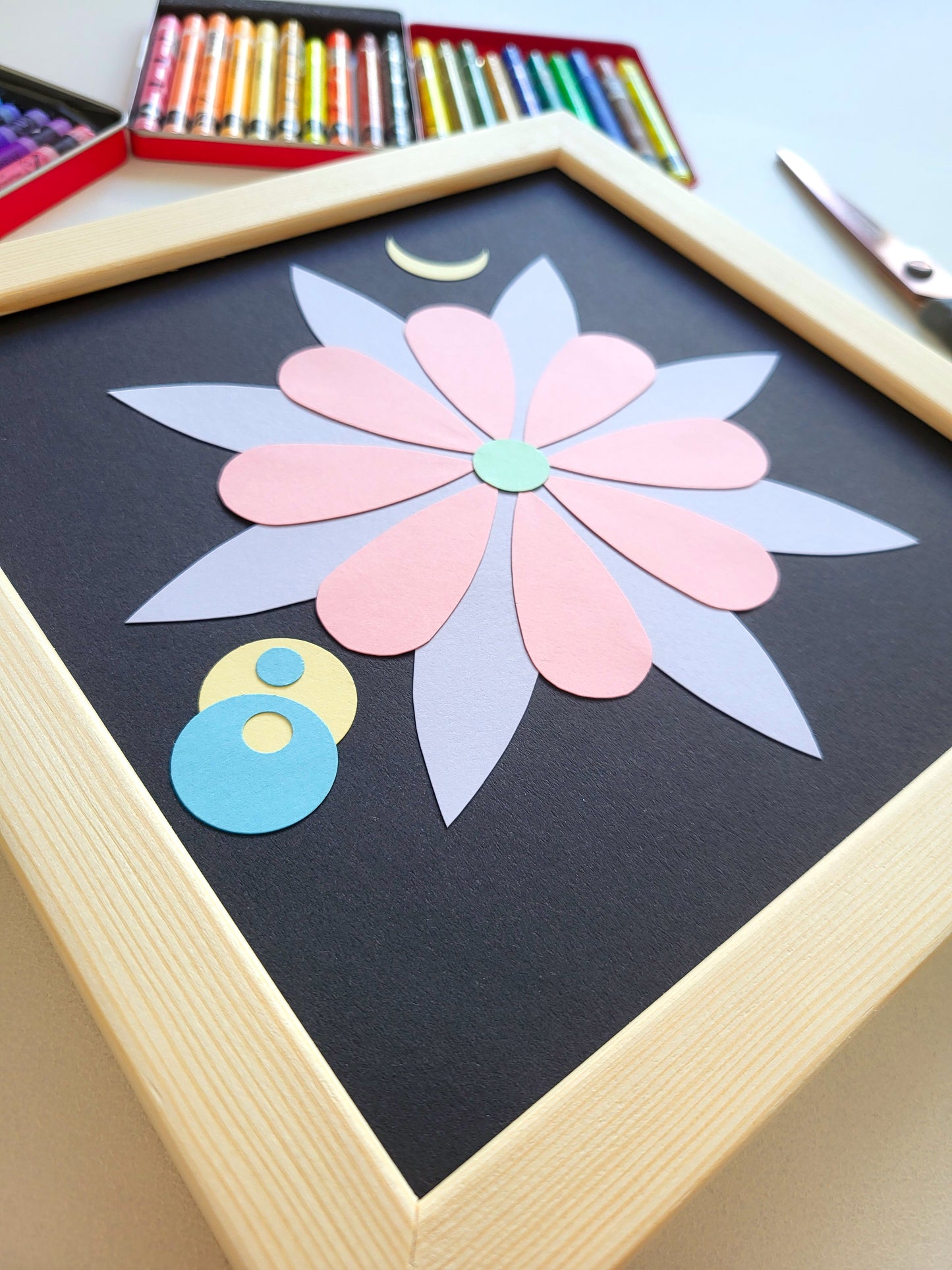 "Moonlight Dahlia" - 20 x 20 cm